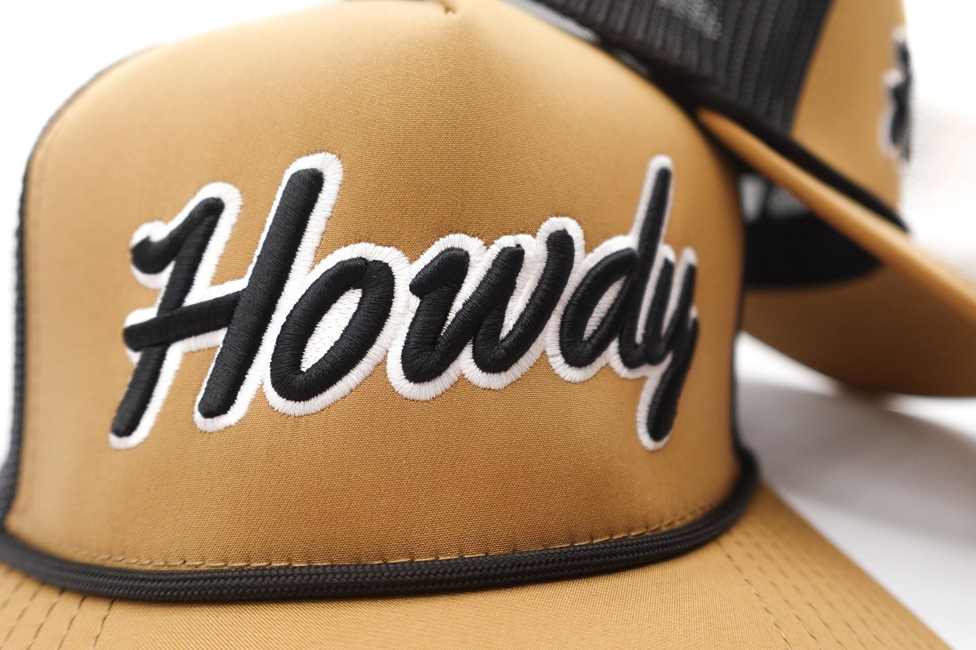 Tan & Black "Howdy" Rope Trucker Hat
