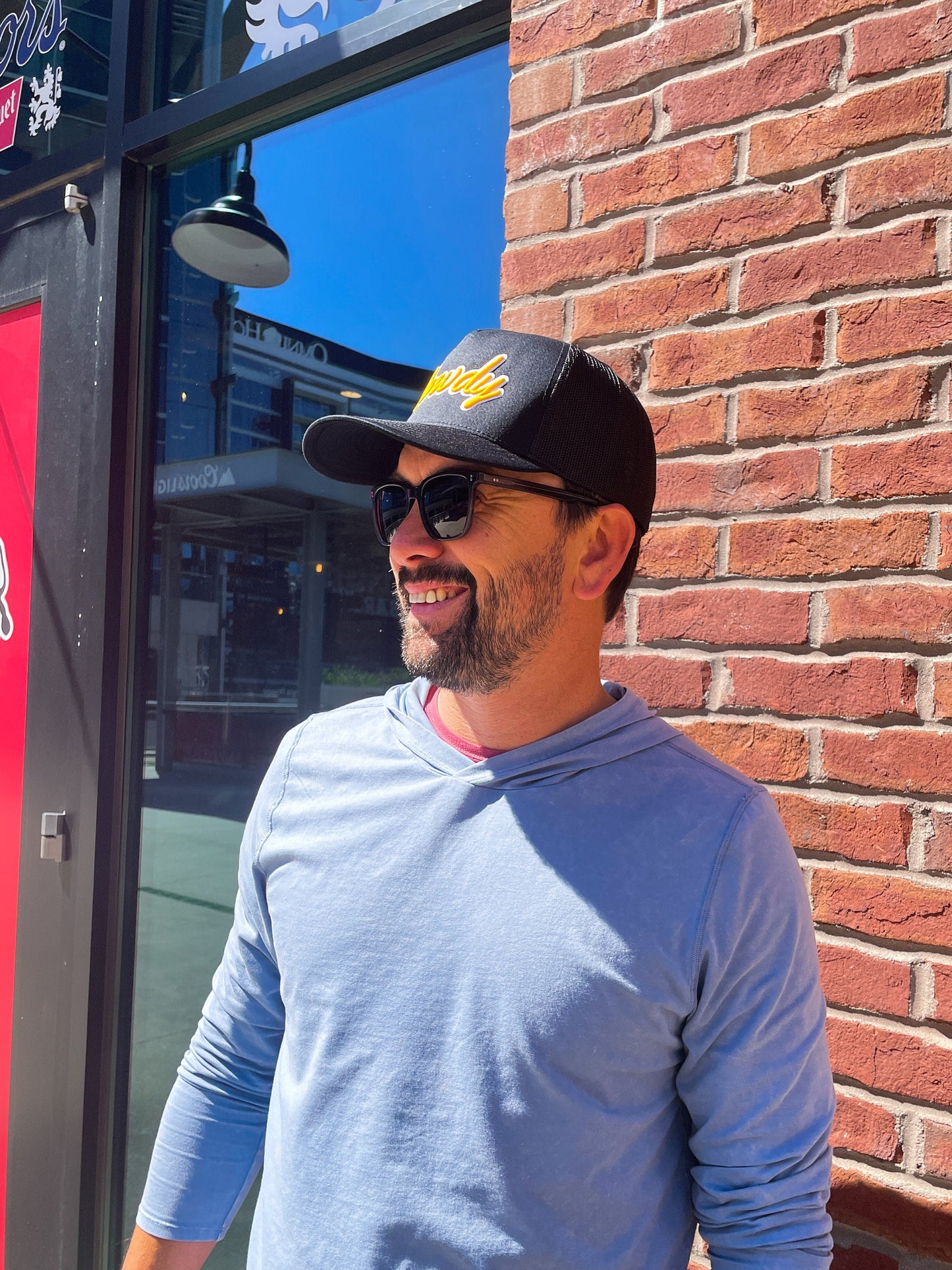 Black "Howdy" Trucker Hat